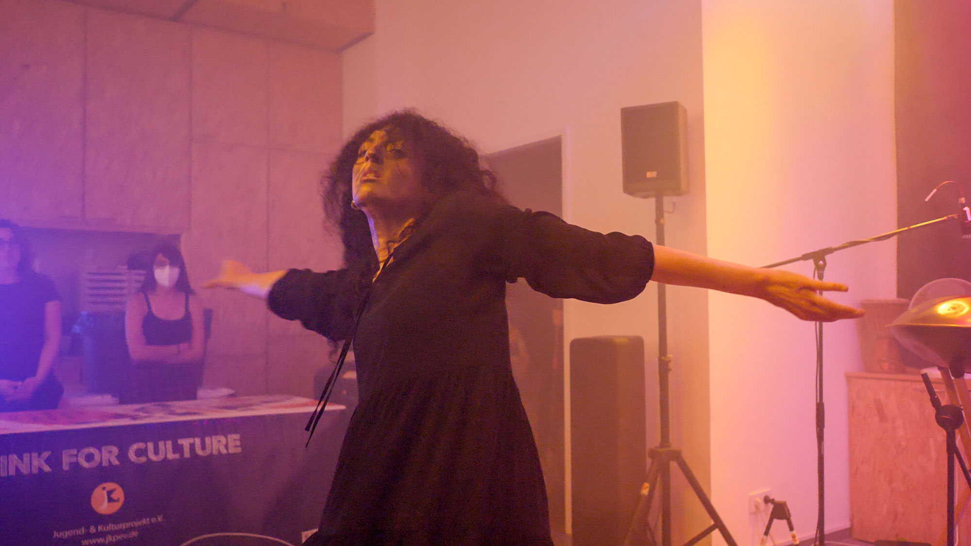 P1088353.00_08_13_37.Still031